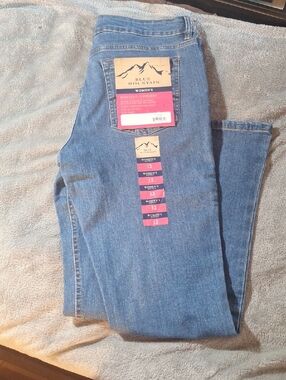 NWT Women's Boot Cut Jeans in Blue - Size 12